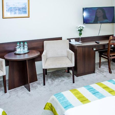 Hotel Alexandra Pobiedziska Kültér fotó