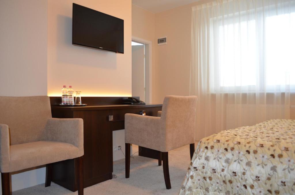 Hotel Alexandra Pobiedziska Szoba fotó