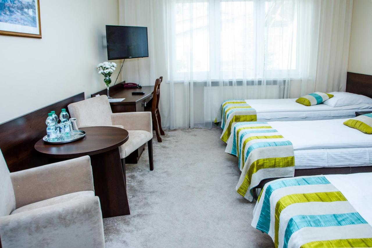 Hotel Alexandra Pobiedziska Kültér fotó